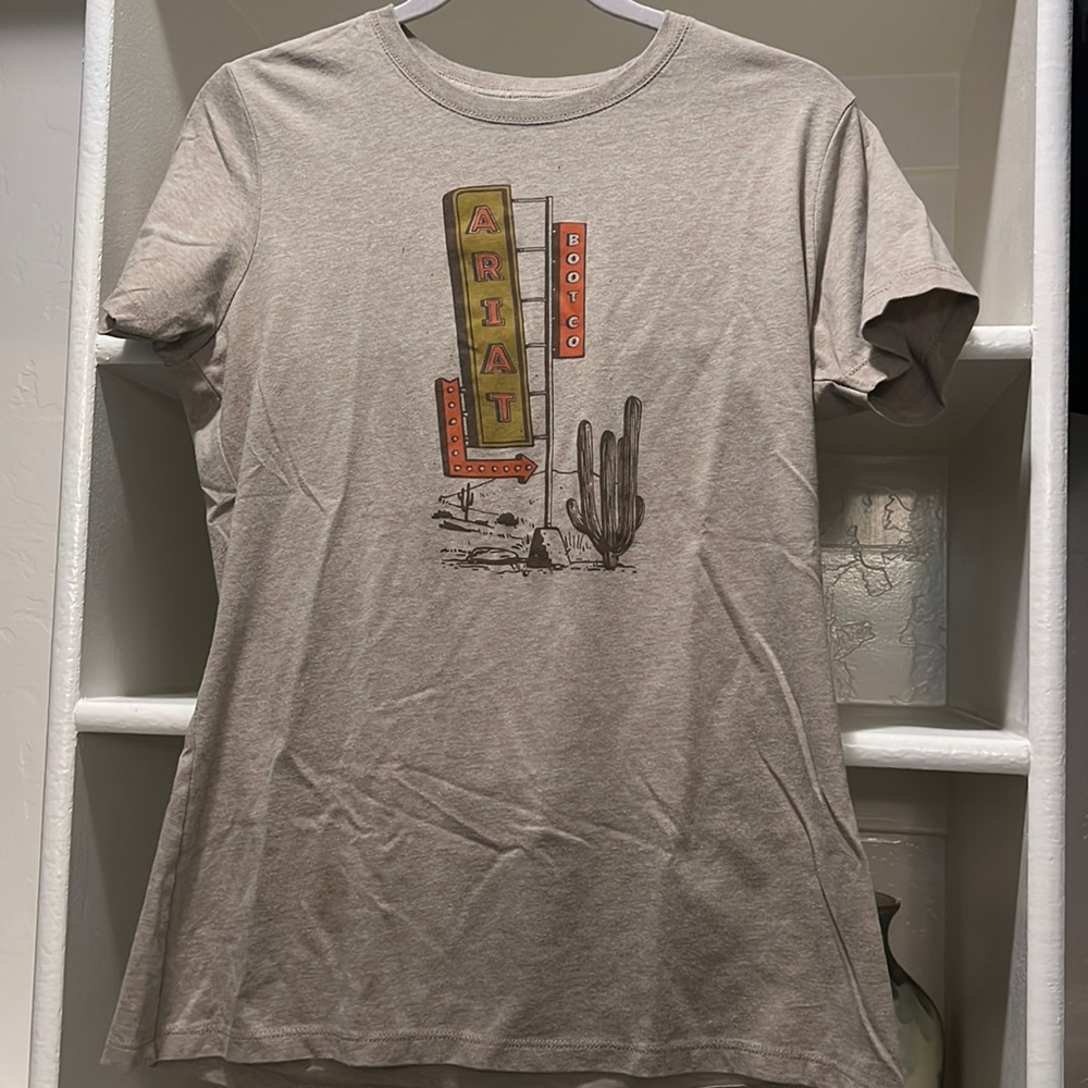 Women’s T shirt